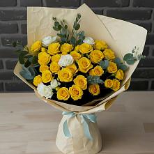 Букет цветов из:  Розы в Ромашково