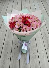 Букет цветов из:  Альстромерии в Ромашково