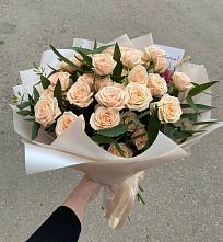 Букет Кремовые розы Латте в Ромашково