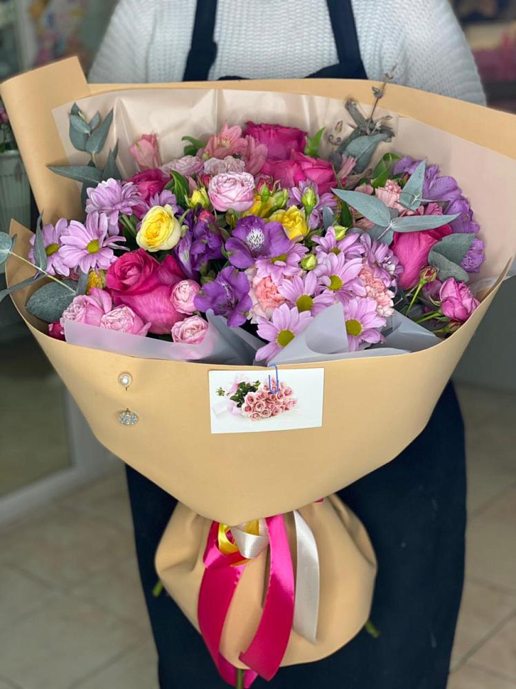 Букет цветов из: Хризантемы, Гвоздики и Альстромерии в Ромашково