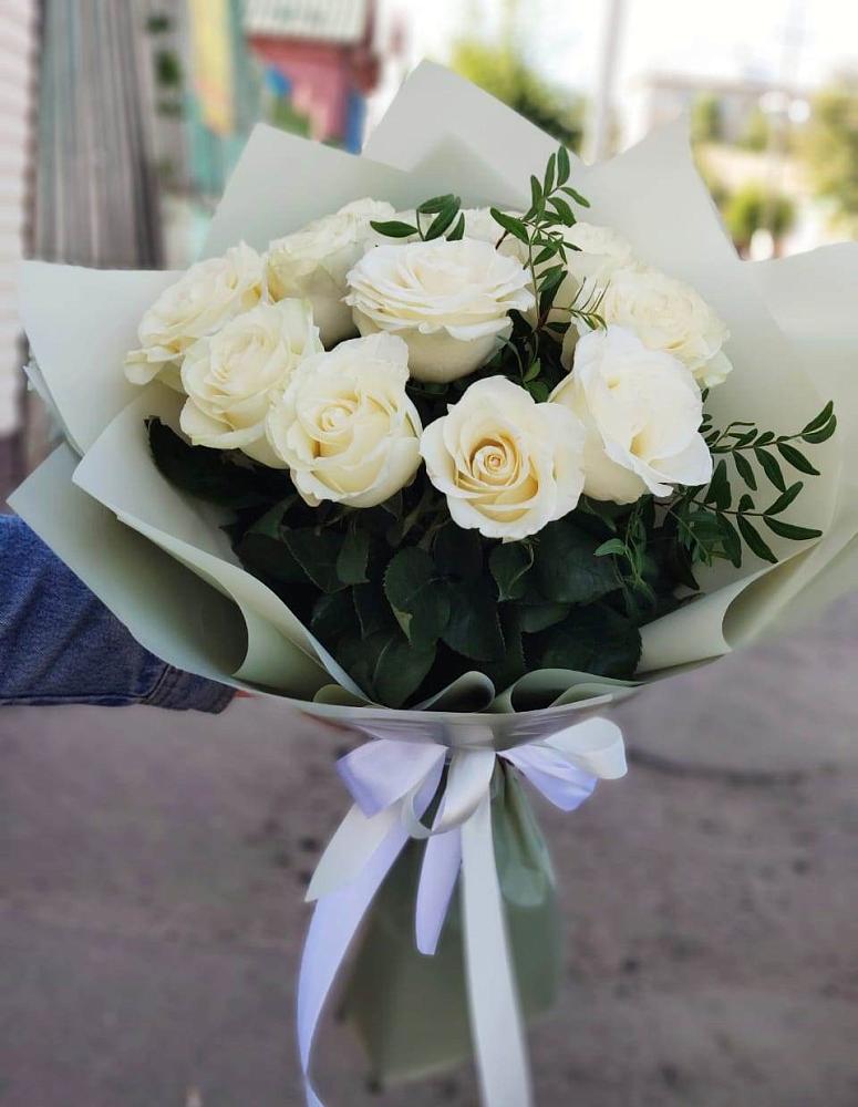 Букет Белые розы Проуд в Ромашково