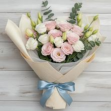 Букет цветов из:  Лизиантусы в Ромашково