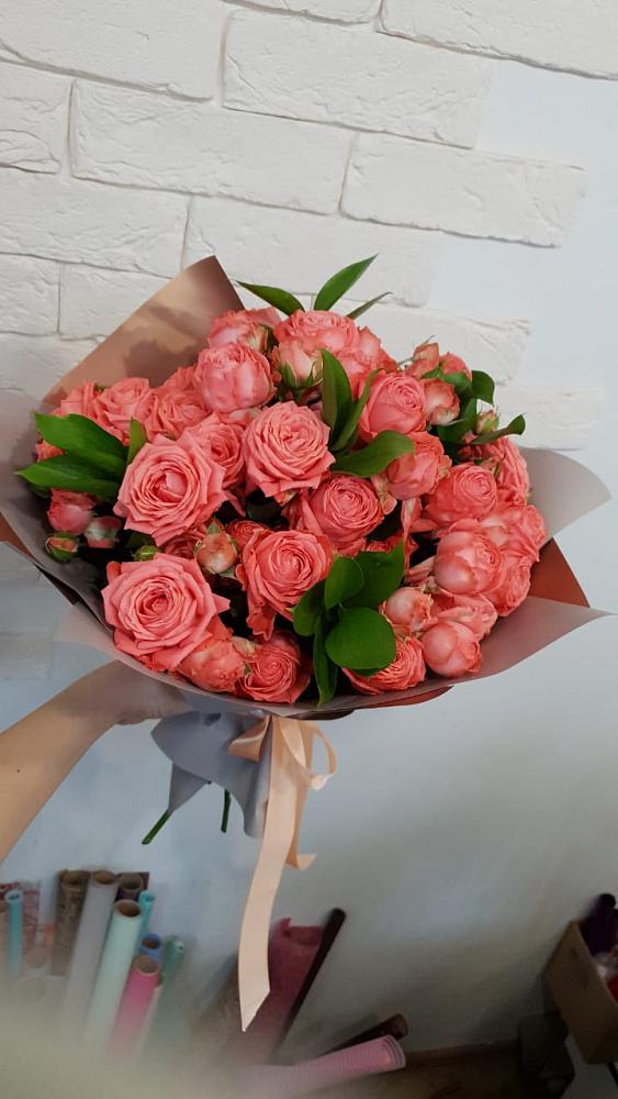 Букет цветов из: Розы в Ромашково