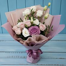 Букет цветов из:  Розы и Лизиантусы в Ромашково