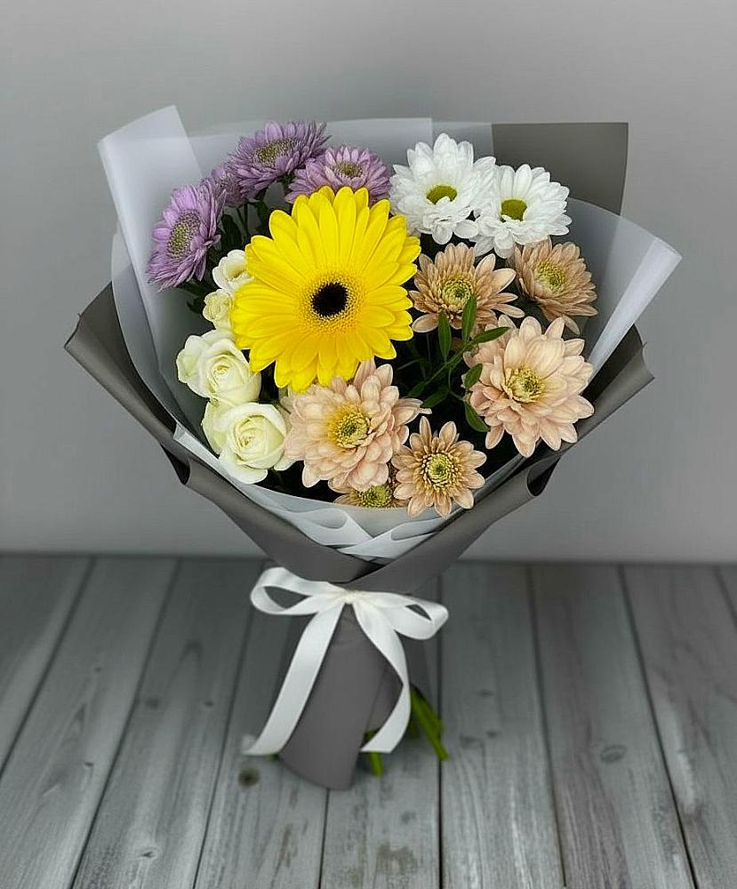 Букет цветов из: Розы, Герберы и Хризантемы в Ромашково
