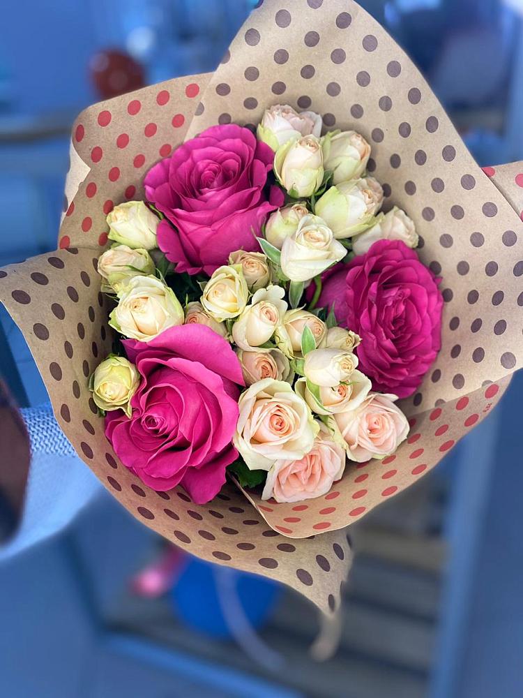 Букет цветов из: Розы в Ромашково