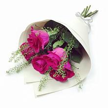 Букет цветов из:  Розы в Ромашково