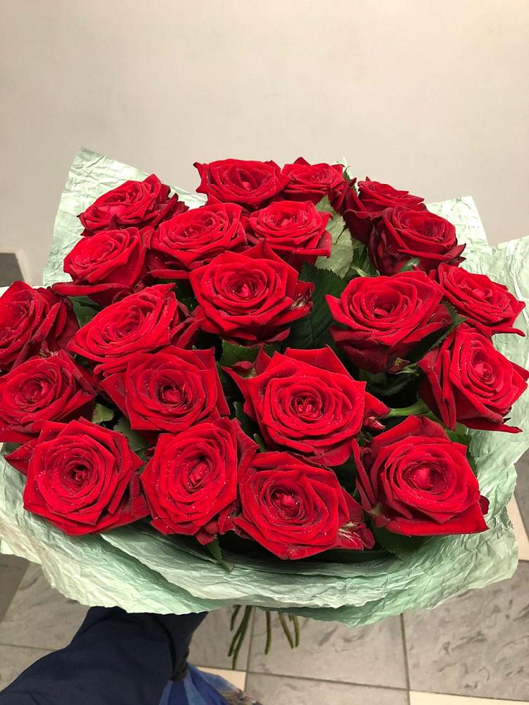 Розы Классика в Ромашково Букет Классика в Ромашково
