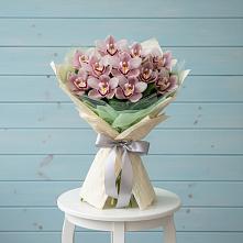 Букет цветов из:  Орхидеи и Розы в Ромашково