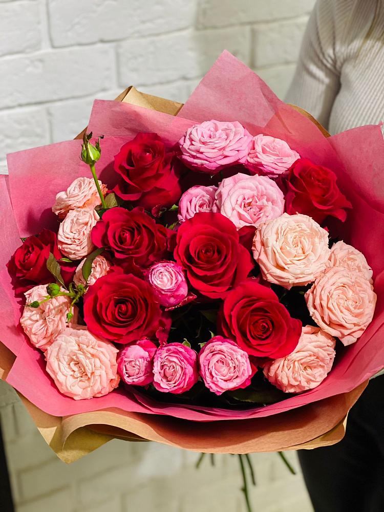 Букет цветов из: Розы в Ромашково