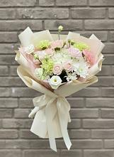 Букет цветов из:  Гвоздики, Розы, Лизиантусы и Хризантемы в Ромашково