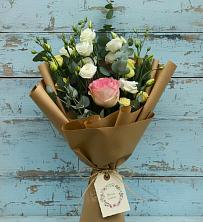 Букет цветов из:  Розы и Лизиантусы в Ромашково