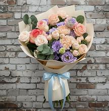 Букет цветов из:  Розы, Лизиантусы и Гвоздики #REPLACE_PRED# Ромашково