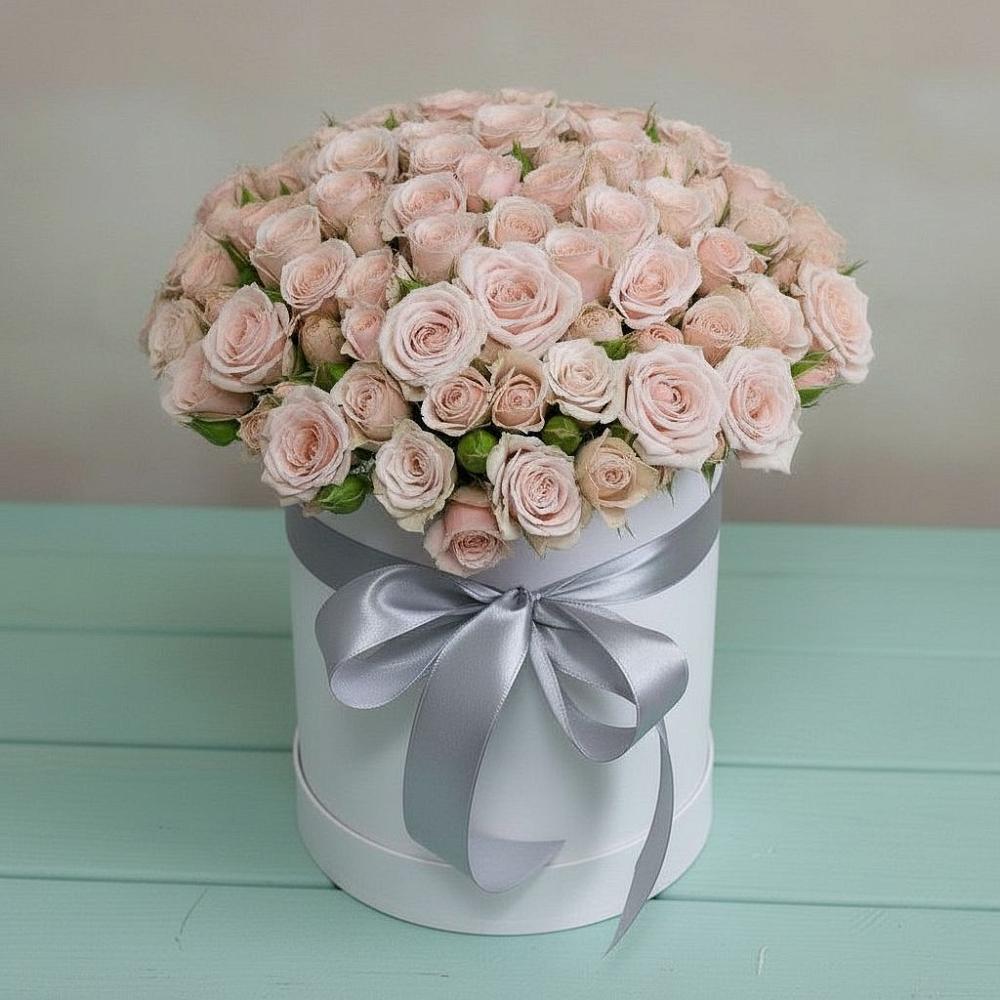 Цветочная композиция из Розы в шляпной коробке в Ромашково